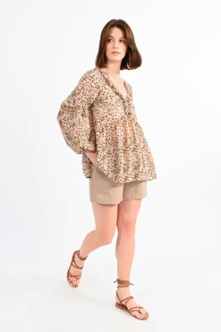 Molly Bracken Blusa de mulher de manga comprida plissada com estampado Tostado Discount