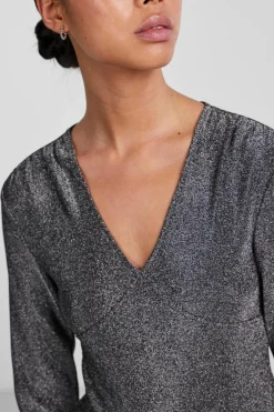 Pieces Body detalhe em lúrex preto Fashion