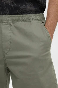 Selected Calças curtas chino com cintura elástica de algodão reciclado. Fashion