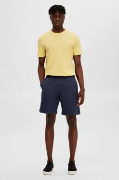 Selected Calças curtas chino com cintura elástica de algodão reciclado. Fashion