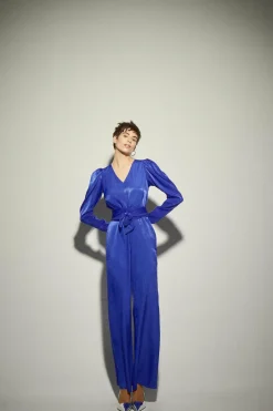 Dolores Promesas Macacão acetinado em Klein Azul New