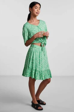 Pieces Saia curta com folho. verde Online