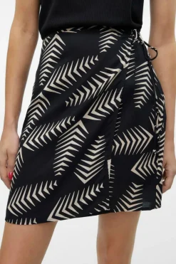 Vero Moda Saia curta cruzada Preto Discount