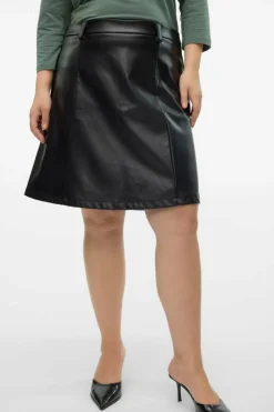Vero Moda Curve Saia curta efeito pele plus size Clearance